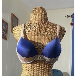 Victoria’s Secret Dream Angel plunge shine strap bra, excellent condition . 38D